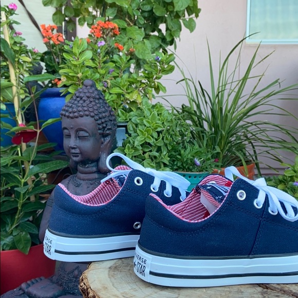 ⭐️ New Stars and Stripes Converse Sneakers Sz 6.5 - Picture 5 of 11